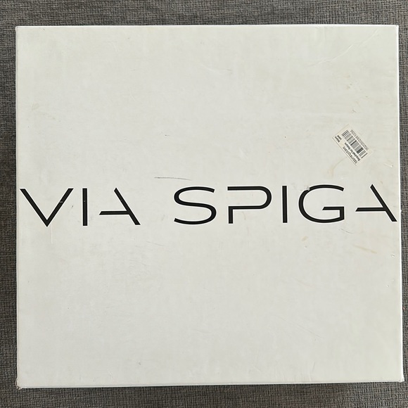 Boot - Picture 2 of 5